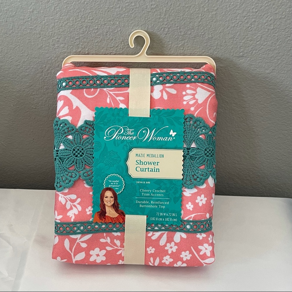 Pioneer Woman Shower Curtain - Mazie Medallion